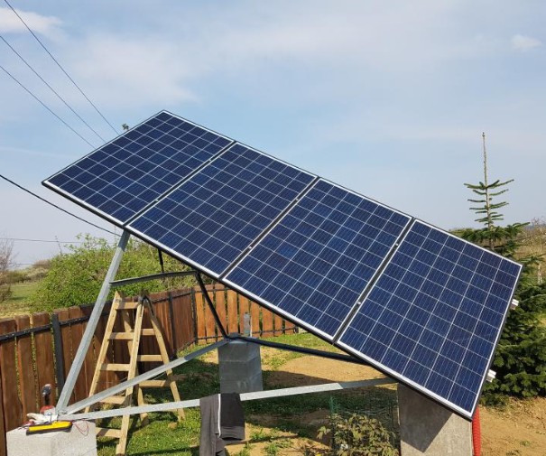 <span>Szenna 2019</span>2,3 kWp HMKE napkövetős alépítményre telepítve